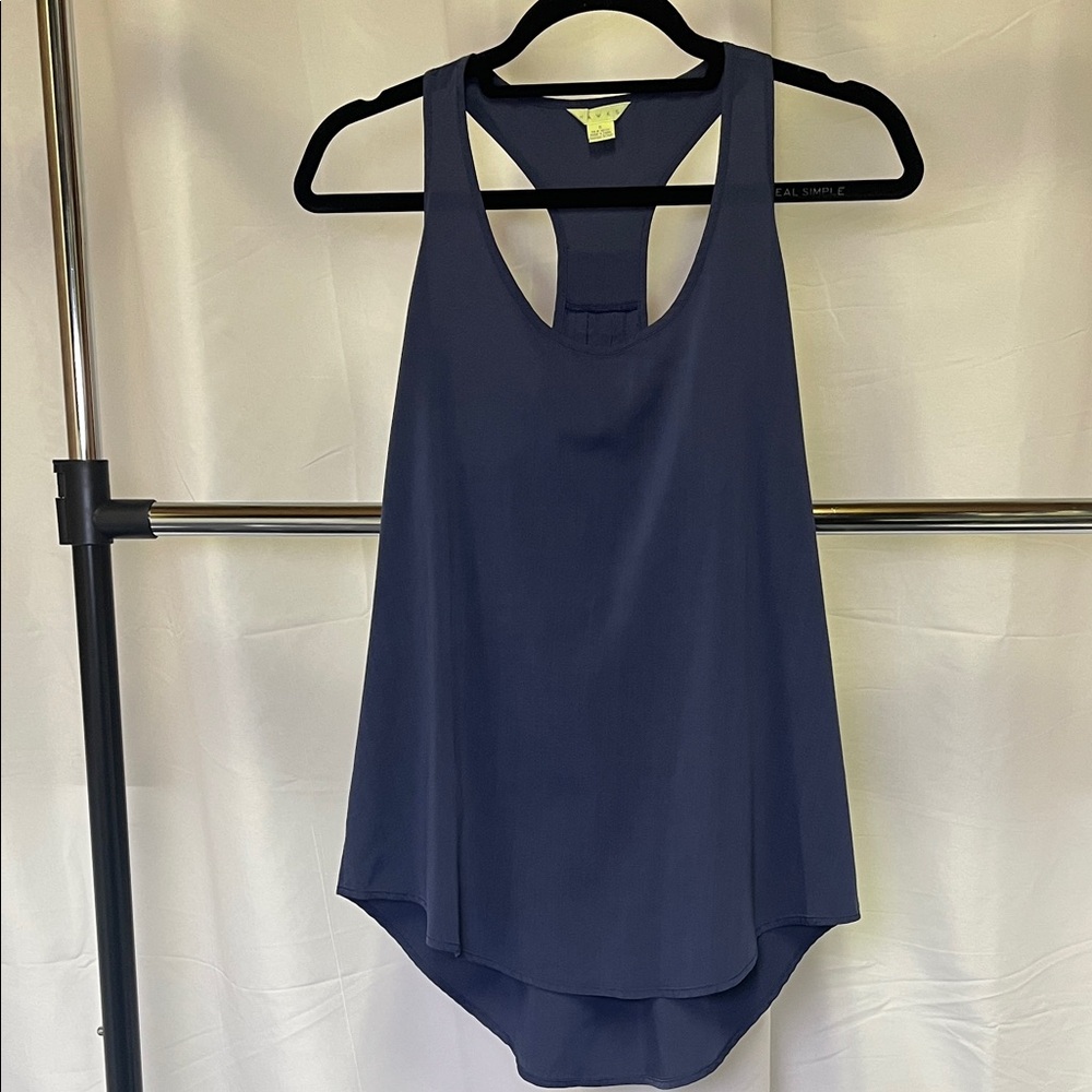 Hawks Women’s Elegant Navy Sleeveless Top blouse size small
